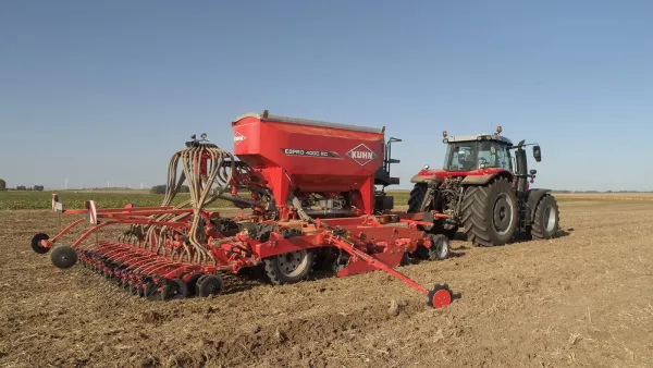 A min-till air seed drill ESPRO in action