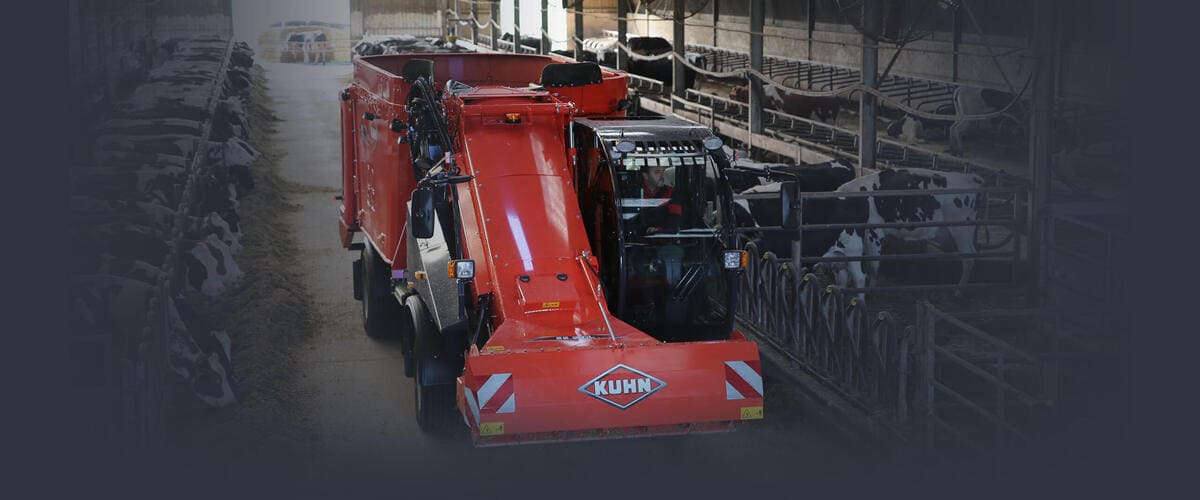 SPW Intense, self-propelled mixer wagons with 2 vertical augers