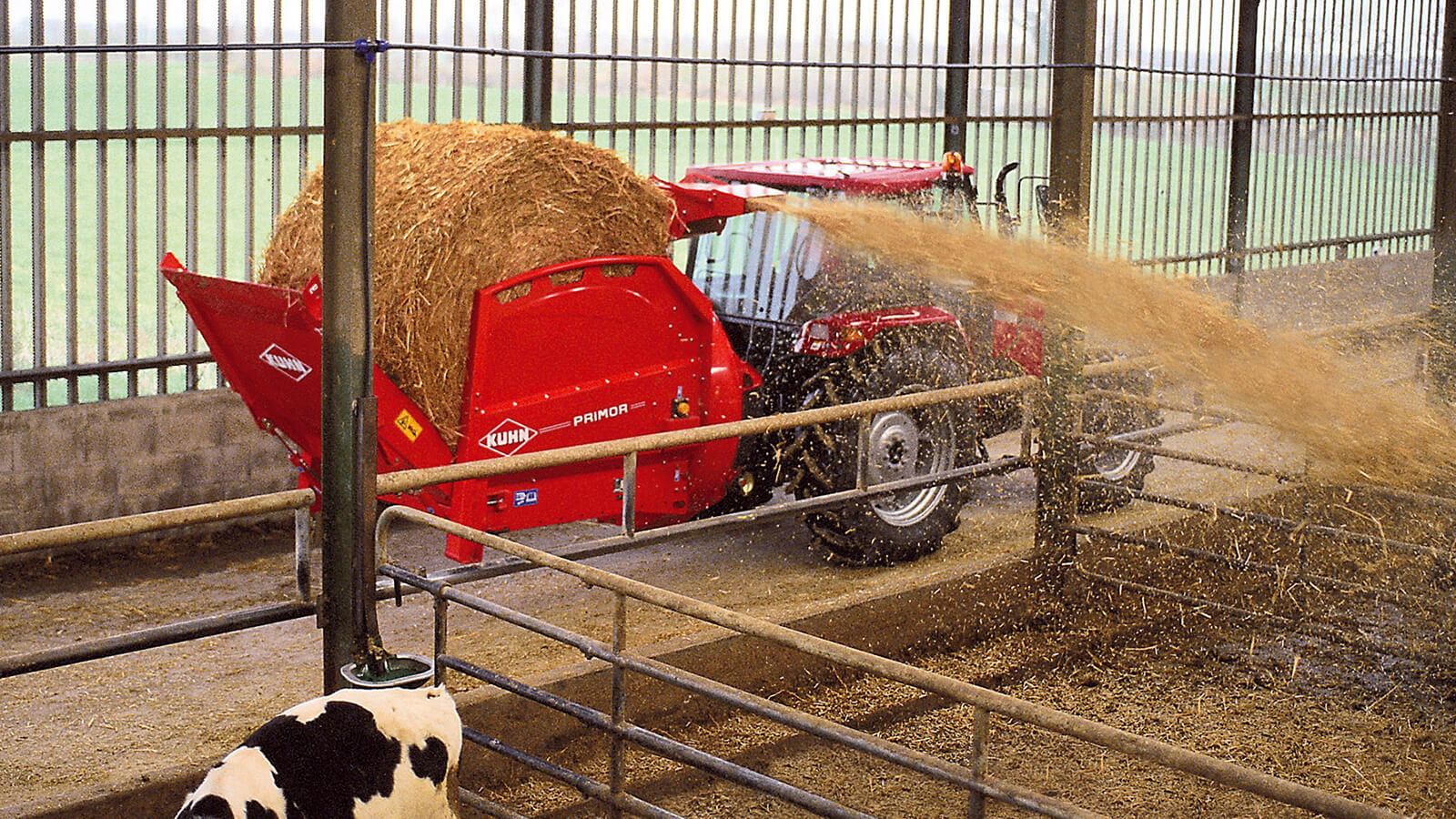 Straw blower and feeder PRIMOR 2060 H mounted version | KUHN