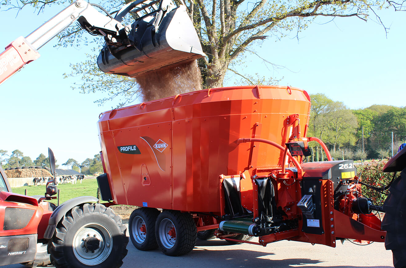 Trailed TMR Mixers KUHN