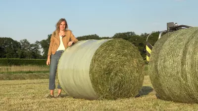 The test leader with a straw ball