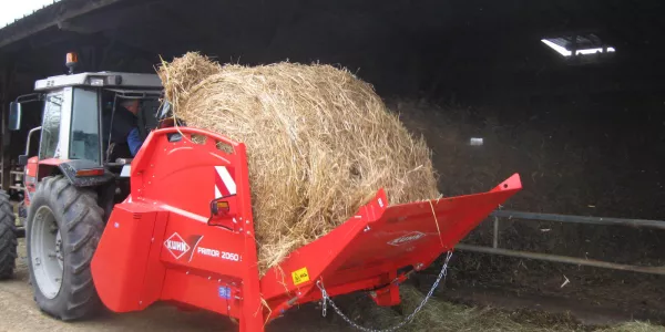 Straw Blowers and Straw Blowers & Feeders
