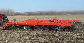 KUHN 8220 Tandem at work