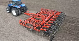 Aanzicht van de KUHN 5635 Field Cultivator