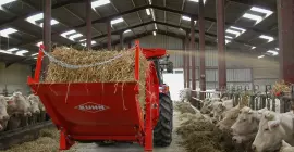 KUHN PRIMOR 2060 H in straw-blowing mode