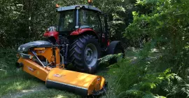 De SPRING LONGER 70 bermmaaier aan het werk