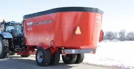 Aanzicht van de voermengwagens van KUHN met één vijzel uit de VT 280