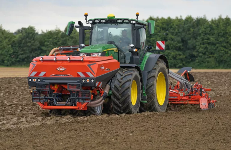 TF 2300 C at work in the field