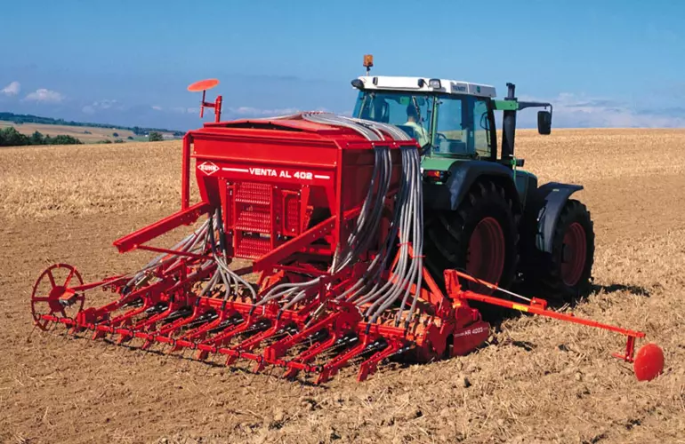 THE VENTA AL in the field