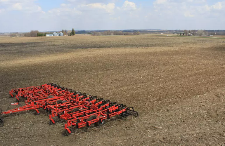 Aanzicht van de KUHN 5635 Field Cultivator