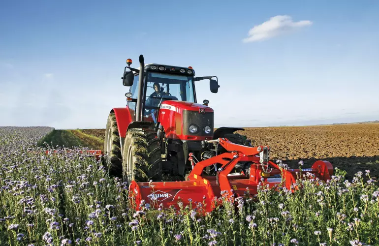 The hitch frame design is perfectly robust on the range of BP 100 series shredders