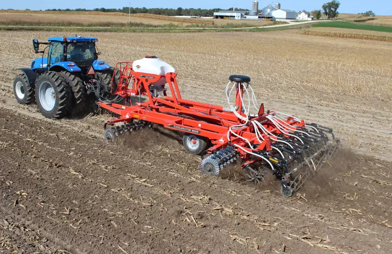 View of the KUHN CCX 9000 cover crop seed drill