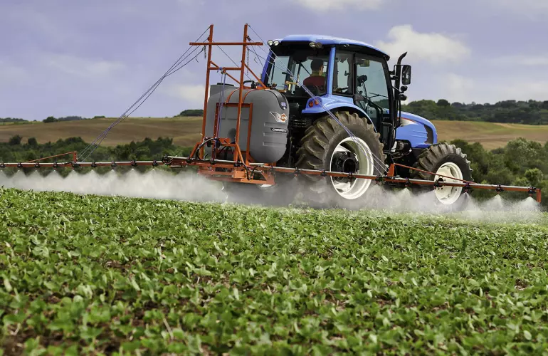 Flessenspoelinrichting op de deksel van de GARDIEN C veldspuit