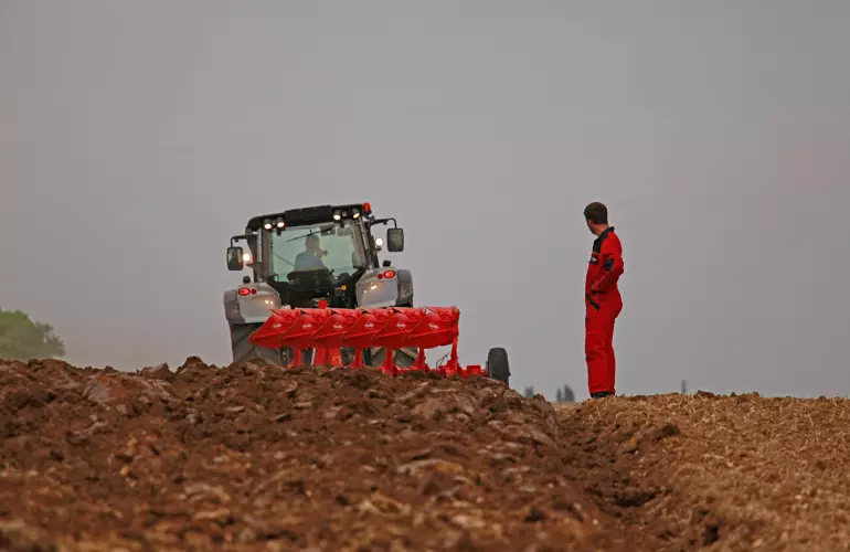 MASTER 153 ploegen zijn wereldberoemde referenties