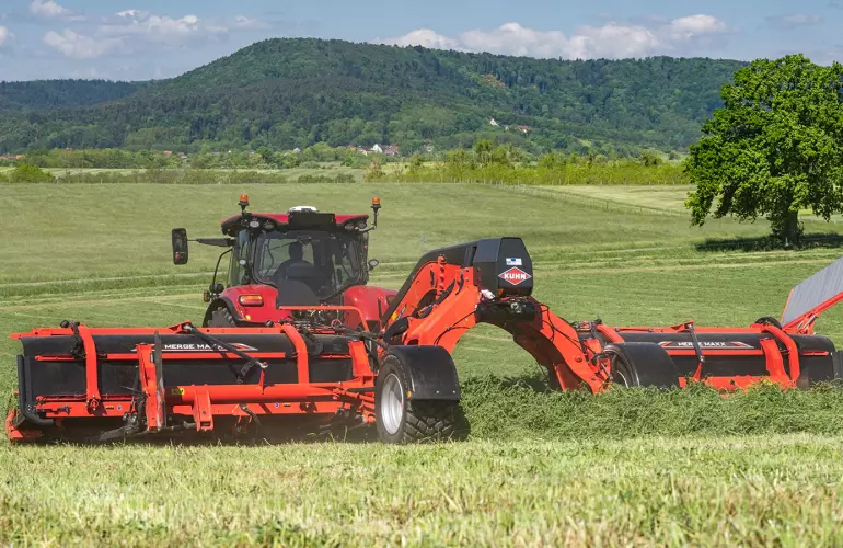 MERGE MAXX 952 at work