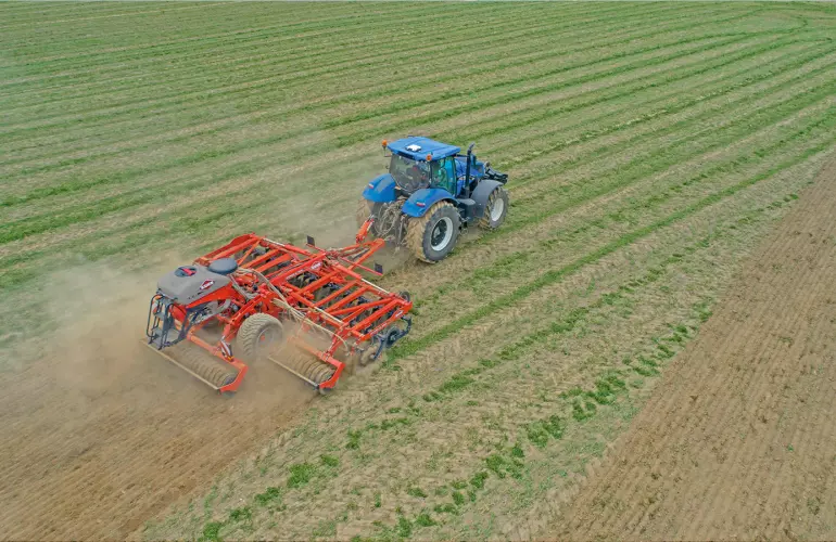 Sembradora para mínimo laboreo ESPRO 6002 R y tolva adicional SH 1120