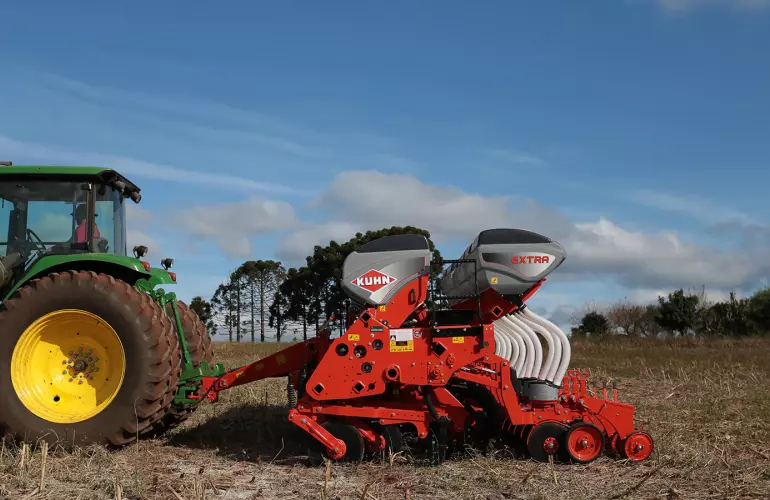 Vista trasera con el marcador en posición de transporte.