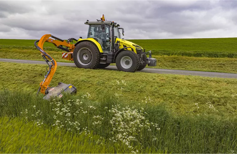 KUHN PRO-LONGER GII 5783 SPAL Armklepelmaaier: beter zicht met de OPTIview licht naar voren gebogen arm
