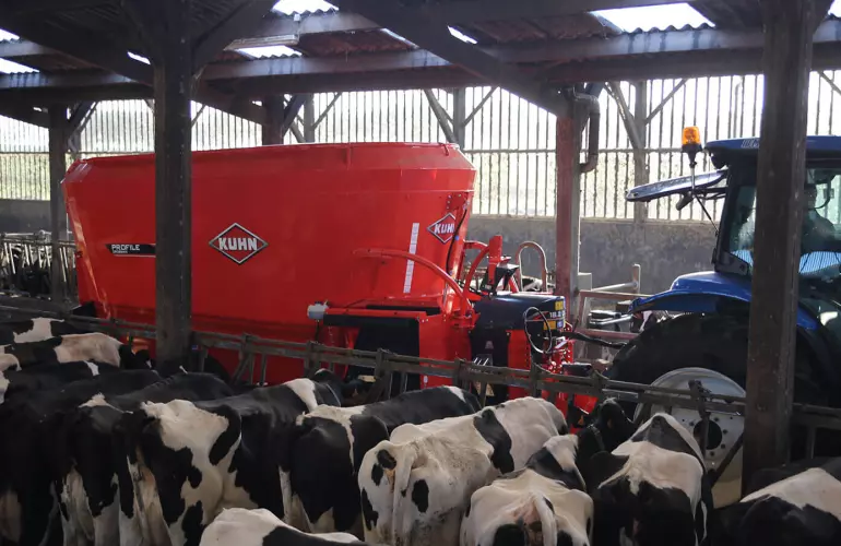 PROFILE CROSSMIX 2 CS at work