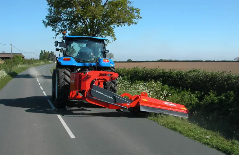 SPRING LONGER 80 Klepelmaaier aan het werk