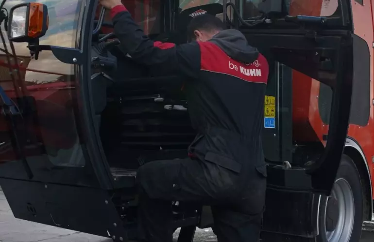 VISIOSPACE low profile cab for easy access