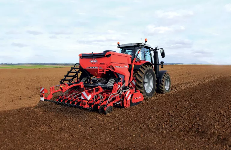 ISOBUS VENTA 3030 pneumatic integrated seed drill at work with HR 3040 power harrow