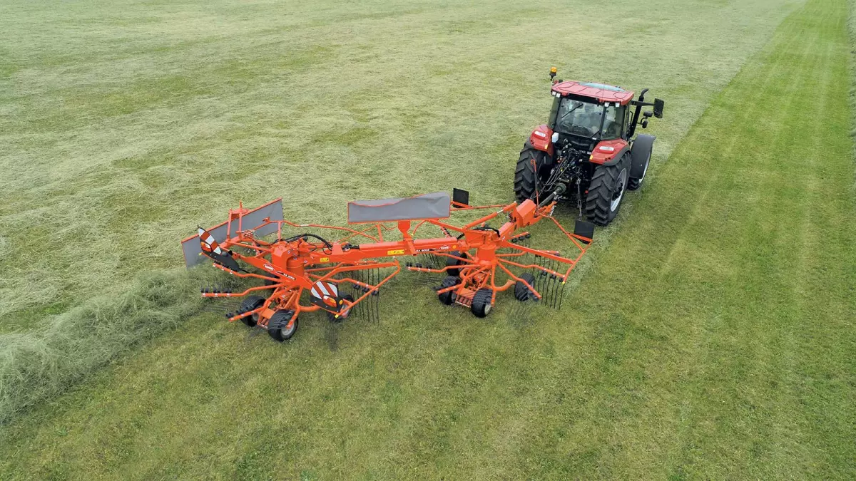 HRK Twin-rotor rakes GA 1002 | KUHN
