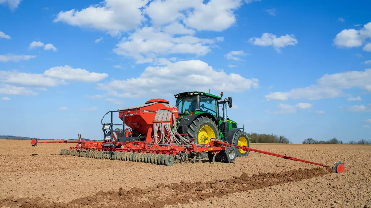 MEGANT, mounted min-till tine seed drills | KUHN