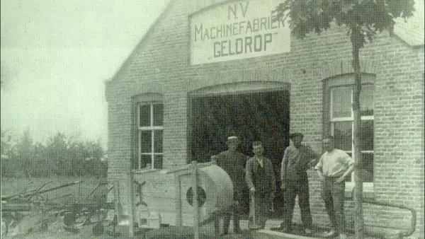 P.J. Zweegers en Zonen is founded in Geldrop 
