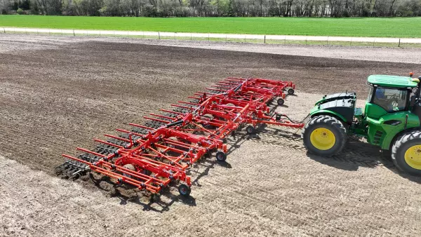 The 5640 Field Cultivator working in the field