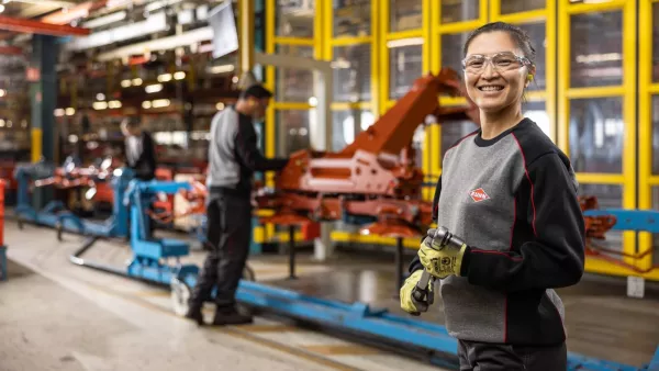 KUHN employee at manufacturing in Saverne, France