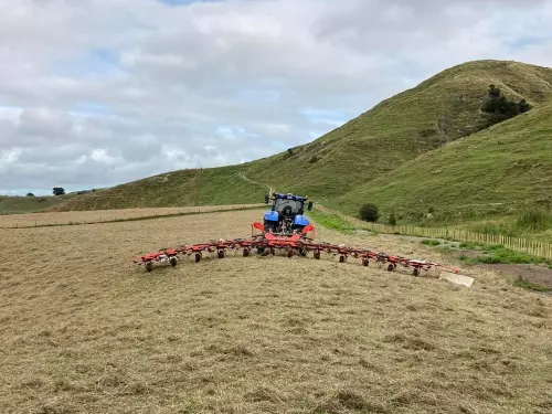 GF 13003 T at work in New Zealand with ground following