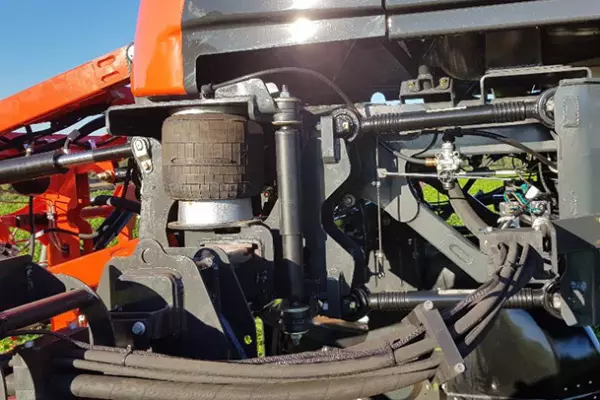 Active pneumatic suspension