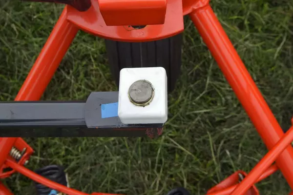 Los deflectores de forraje del HAYBOB 300 y 360 presentan dos opciones de ajuste de altura.