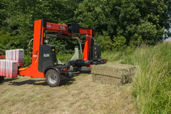 Konstrukce SW 4014 zaručuje snadné (ne)nakládání balíků, přední i dozadu, i když jsou spuštěny na těžko přístupných místech.