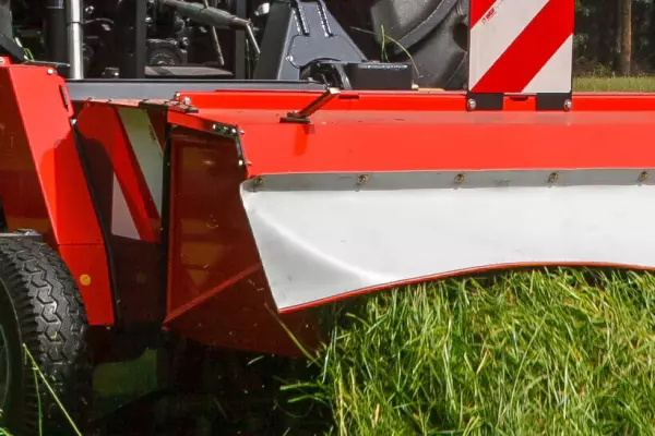 La capota ajustable permite crear una hilera estrecha o realizar una distribución más ancha