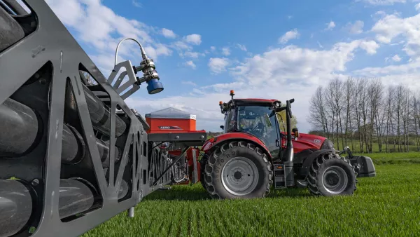 Automatic boom height adjustment thanks to "Distance Control"