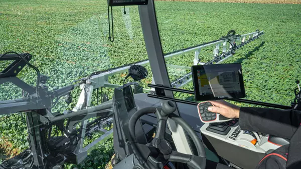 The ARTEC F40 EVO cab as seen from the driver's seat