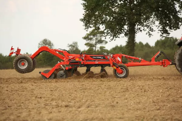 CULTIMER L 5000 en rastrojado profundo