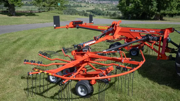 Articulation cardanique 3D des rotors pour le suivi du terrain