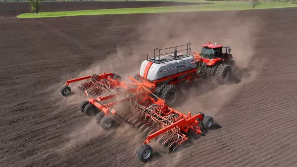 Min-till seed drill ESPRO RT 12000 RC at work