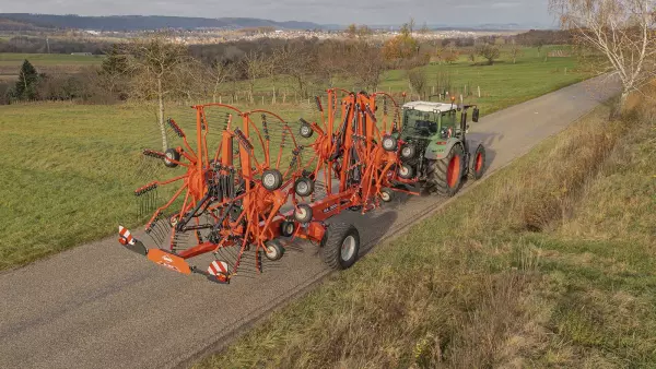 Four-rotor rakes are compact in transport and easy to move