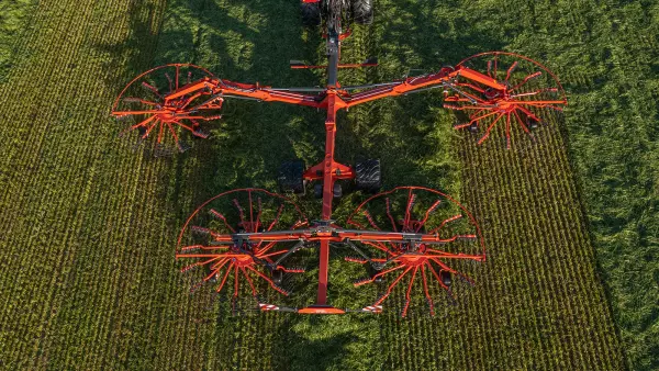 Windrow width is easily adjusted with the GA 13231, GA 14231 and GA 15231 rakes