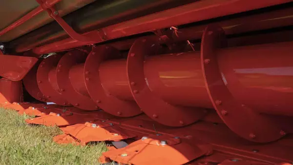 Hardox® wear lining on the swathing augers