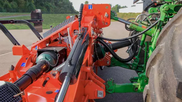 Las gradas rotativas HR 1040 R presentan una gran compatibilidad con diferentes enganches