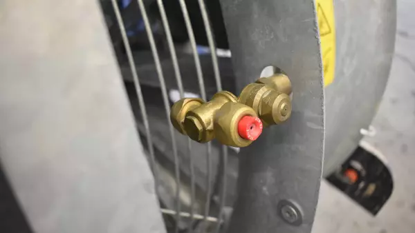 Double flip-over nozzles on ANTIS M 2 sprayer
