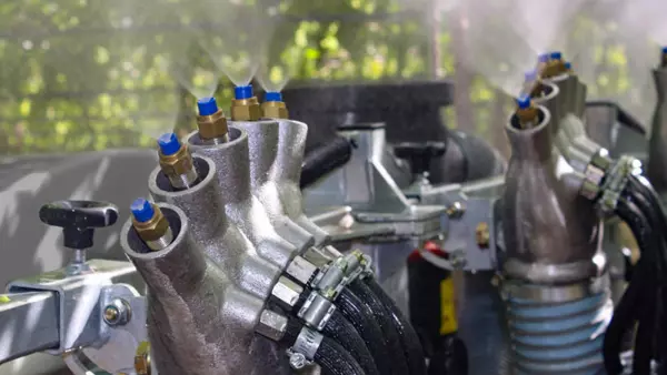 Little-hand type outlets and spraying nozzles