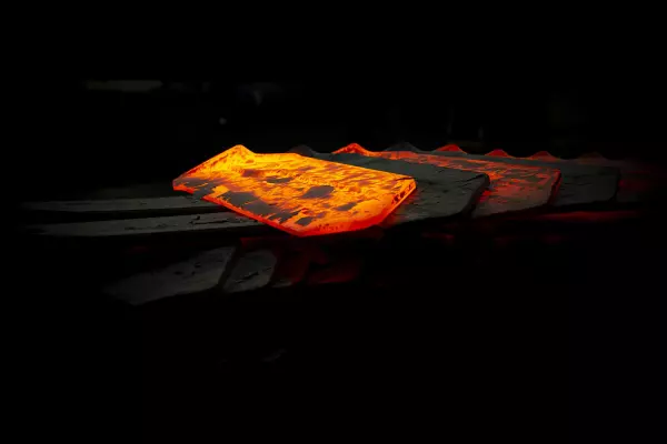 Original KUHN shares and points are forged and treated to increase their lifespan by 20% compared to aftermarket parts.