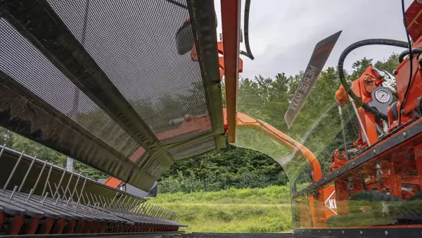 El equipamiento opcional permite mejorar la experiencia del usuario del hilerador de cinta frontal MERGE MAXX 440 F