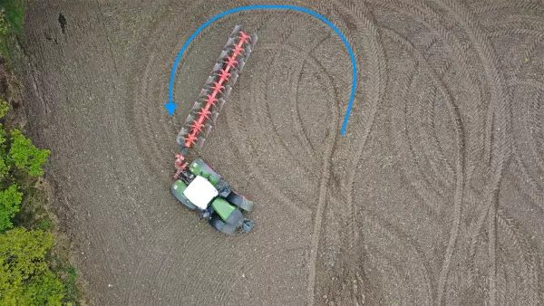 Optimised turning and manoeuvrability with the KUHN MULTI-LEADER XT plough